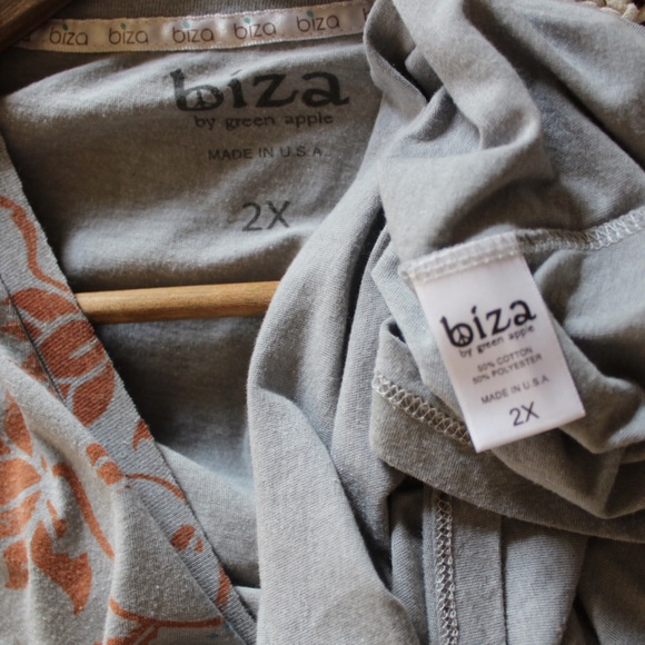 Preowned biza by green apple Short Sleeve Floral Scroll Printed Top 2X - Picture 5 of 7